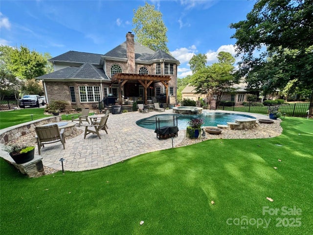 7736 Turnberry Lane, Stanley