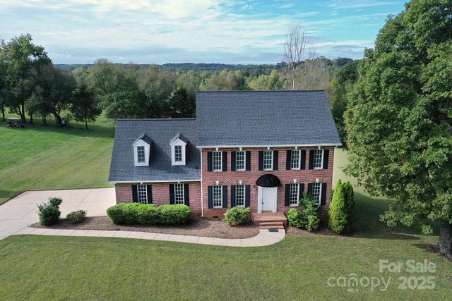 4063 Rainbow Hills Drive, Hickory