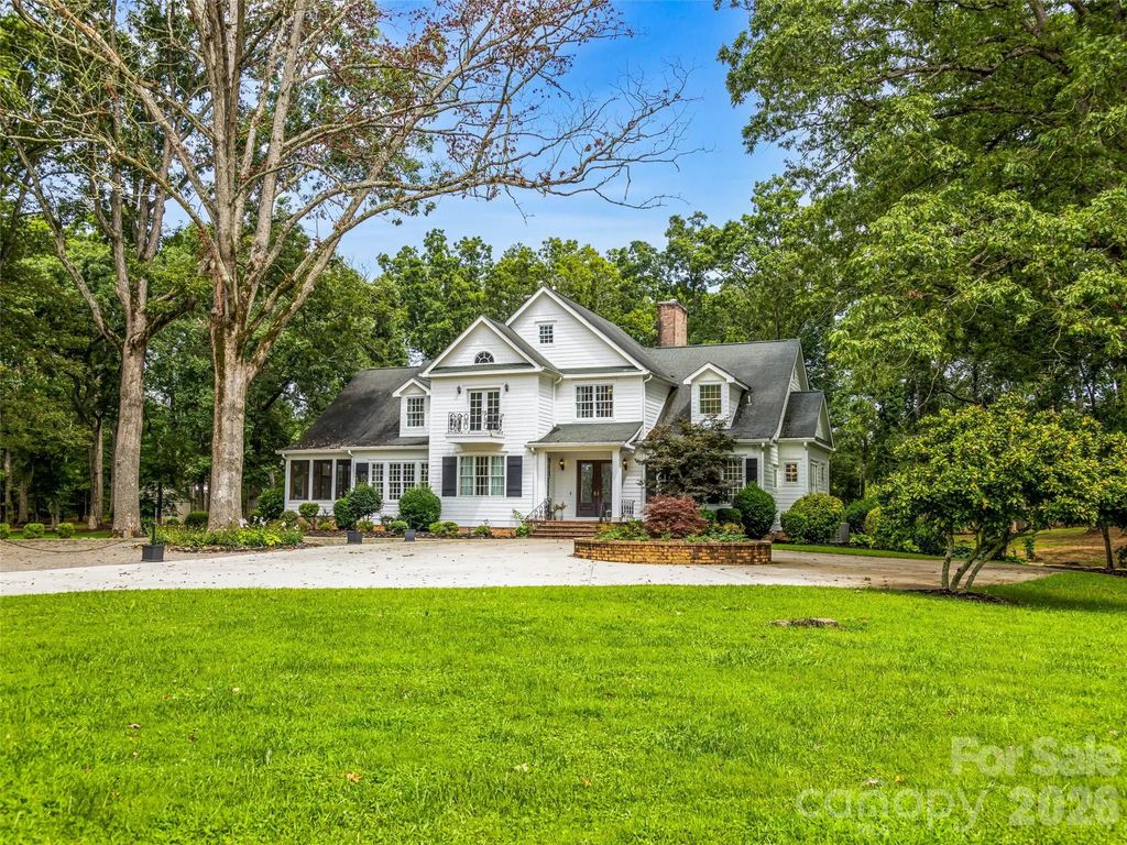 26 Cook Lane, Mills River
