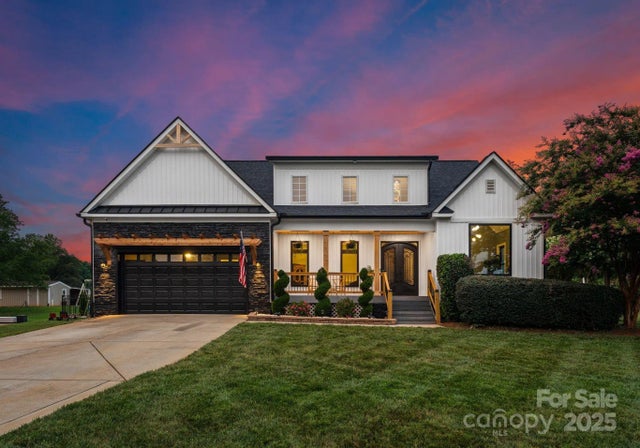 120 Lakeshore Drive, Mooresville