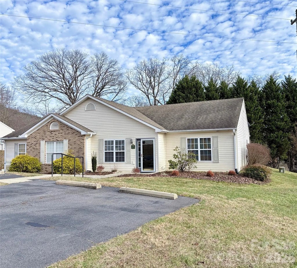 102 Kerlee Street A, Black Mountain