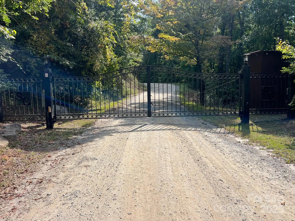 6792 Silver Creek Lane, Morganton