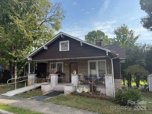 703 S Main Street, Morganton