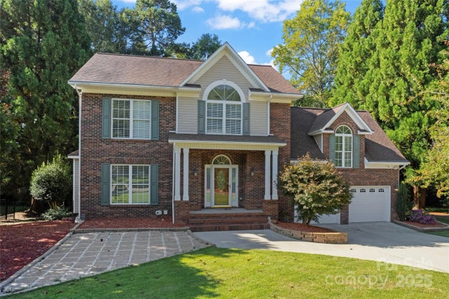 220 35th Avenue Ne, Hickory