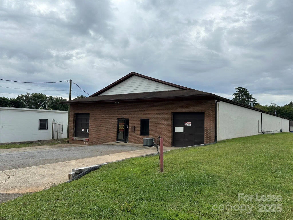 1700 11th Avenue Ne, Hickory