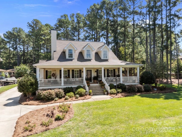 141 Yellow Jacket Circle, Mooresville