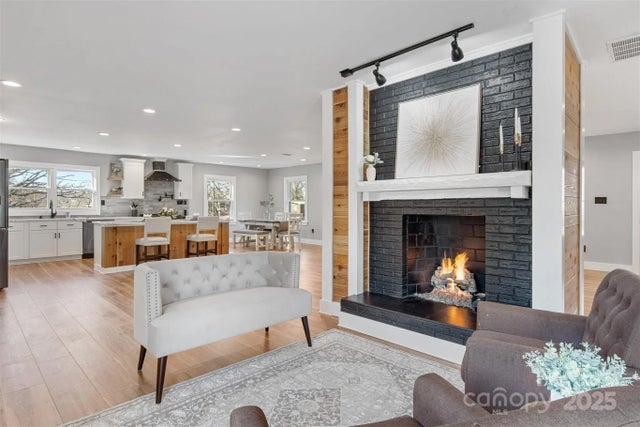 1206 9th Street Nw, Hickory