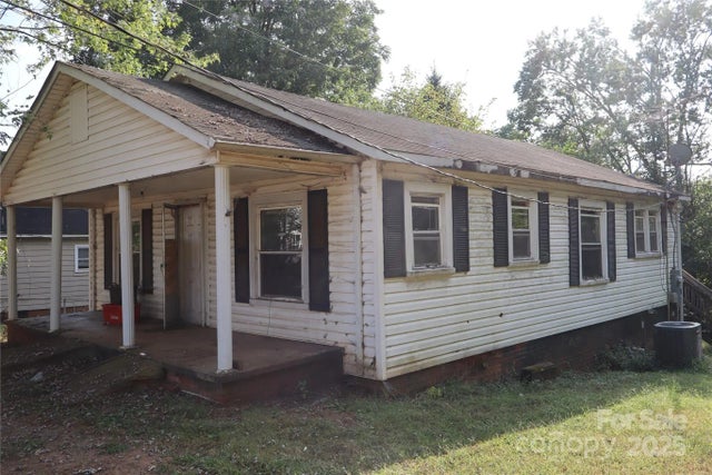 216 N Davis Avenue, Newton
