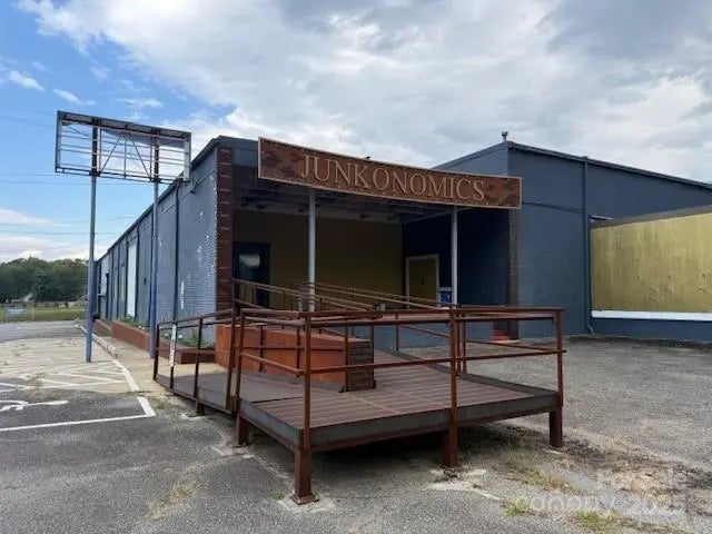 618 E Meeting Street, Morganton