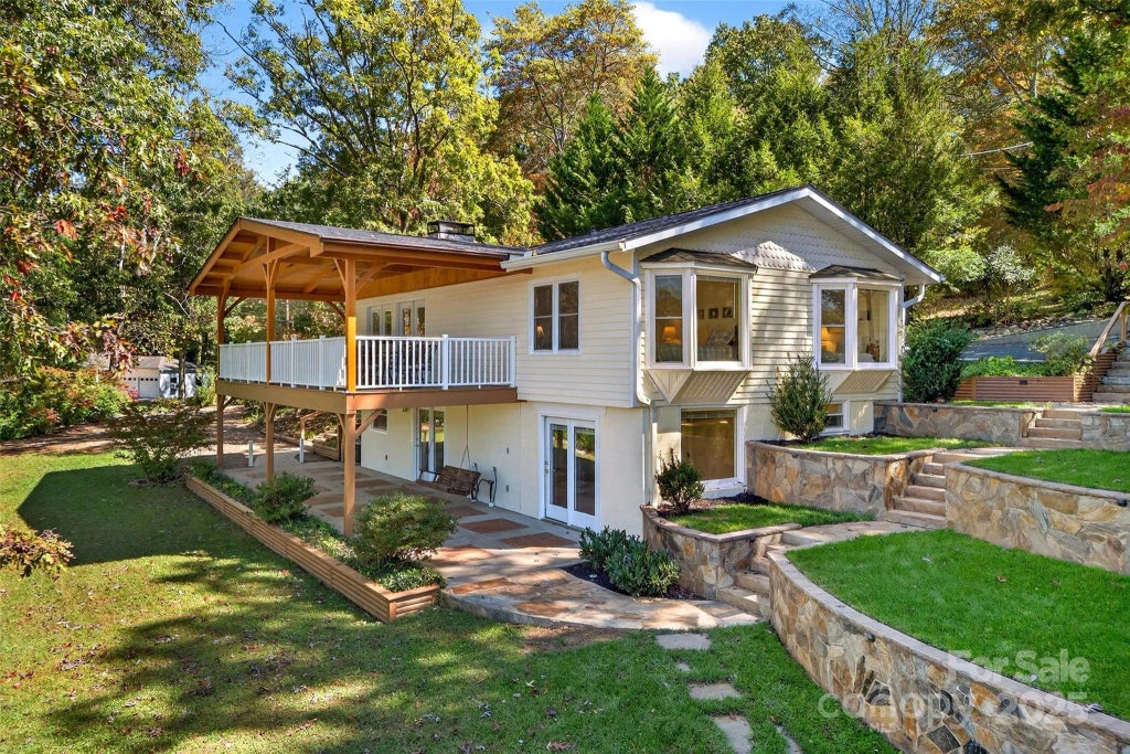 211 Rhododendron Avenue, Black Mountain