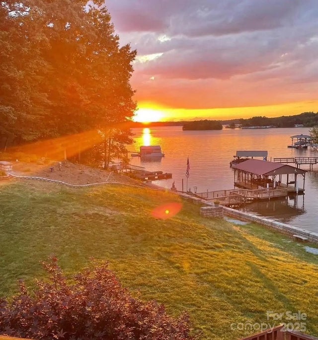 117 Indian Trail, Mooresville