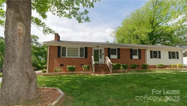 416 W Pine Street, Lincolnton