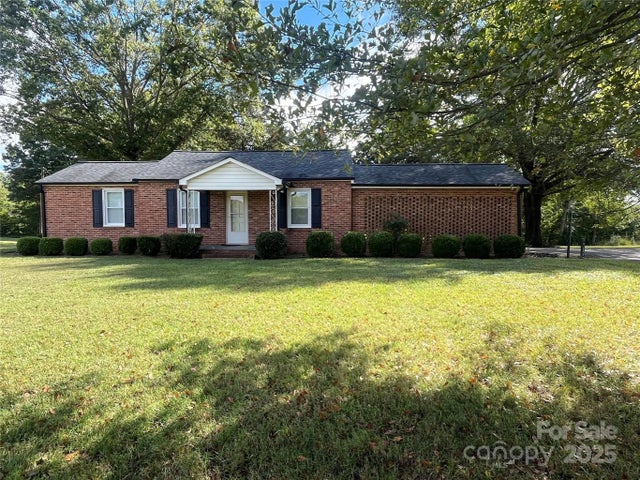 1952 N Nc 16 Business Highway, Denver