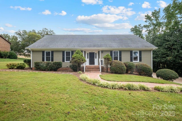 3718 Club House Drive Ne, Conover