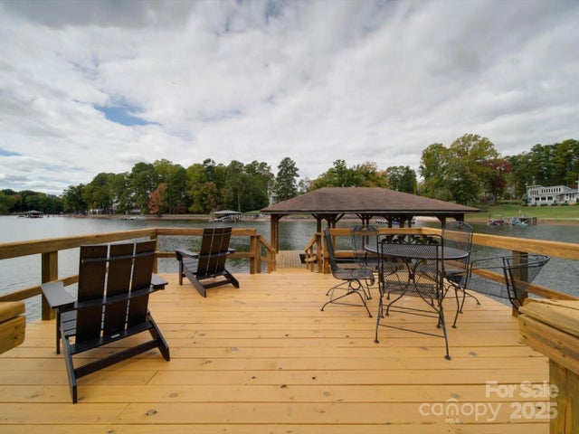 143 Agnew Road, Mooresville