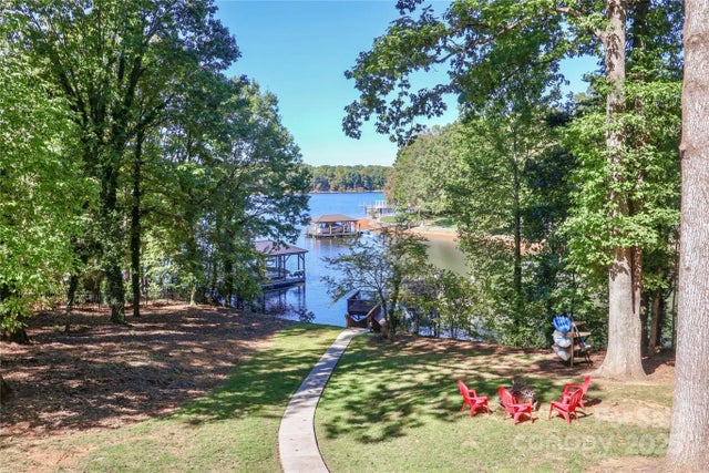 604 Beaten Path Road, Mooresville