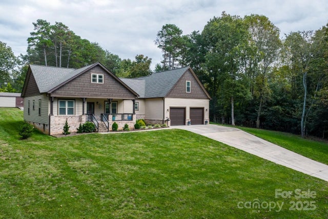 4850 Woodwinds Drive Ne, Hickory