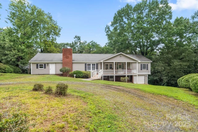 156 Brooks Street, Troutman
