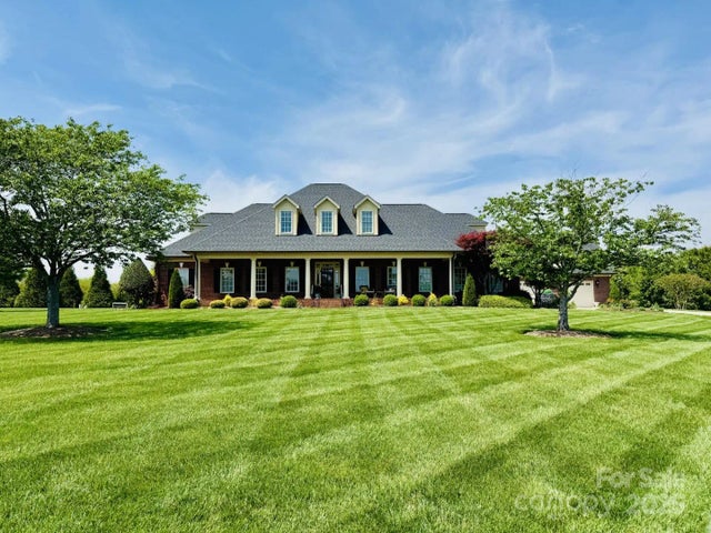 107 Cedar Lake Drive, Statesville