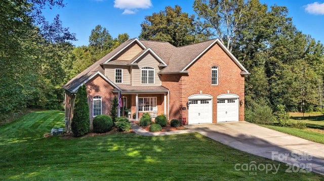 5005 Woodwinds Drive Ne, Hickory