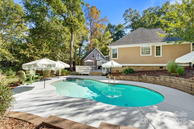 405 Saint Andrews Road, Statesville
