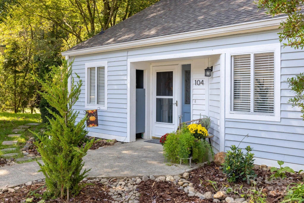 104 Llama Way, Black Mountain