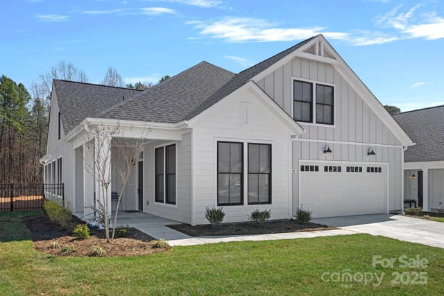 218 Alenda Lux Circle, Mooresville