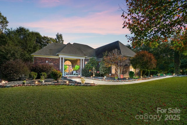 8629 Haydens Way, Concord