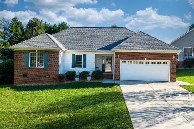 1787 Pipers Ridge Circle Nw, Conover