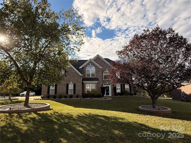 105 Summer Breeze Court, Statesville
