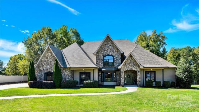 148 Castle Drive, Mooresville
