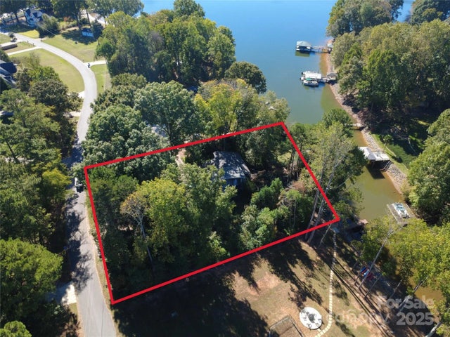 137 Hideaway Lane, Mooresville