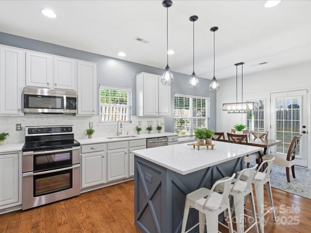 229 Pleasant Grove Lane, Mooresville