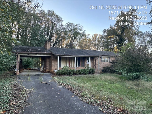 1871 Crestview Drive, Newton