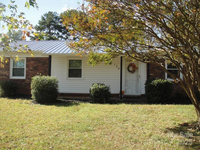 138 Downing Street, Troutman