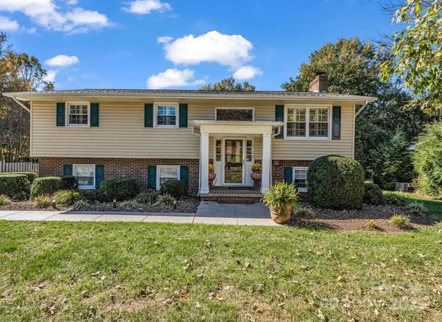 2340 24th Avenue Ne, Hickory