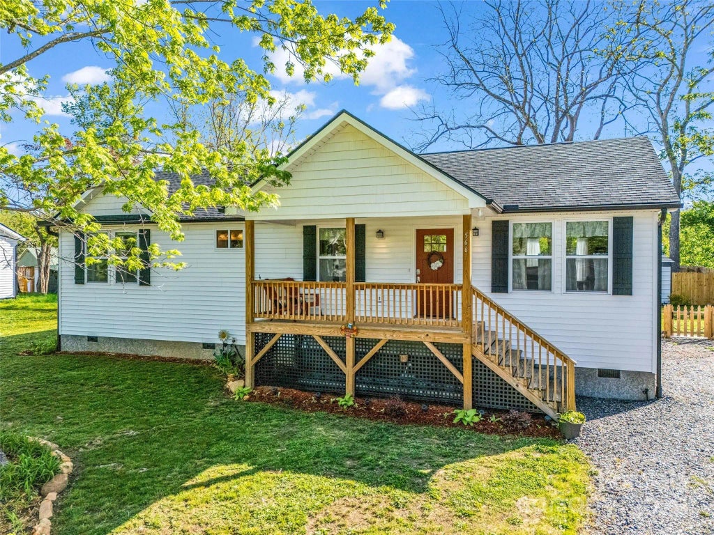 566 Blue Ridge Road, Black Mountain