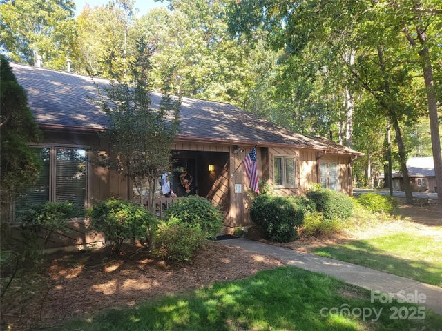 1788 12th Street Ne 1788, Hickory