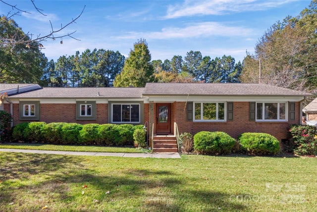 132 Greenbriar Drive, Matthews