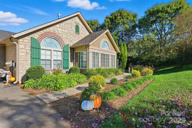 817 Wynnshire Drive B, Hickory