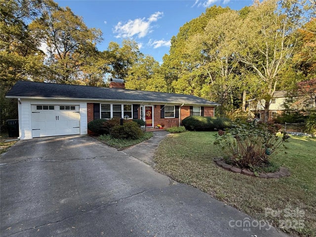1074 5th Avenue Court Nw, Hickory