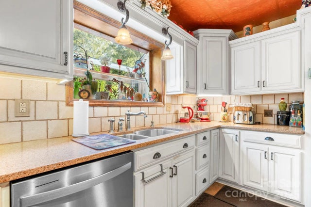 1750 5th Street Drive Nw, Hickory
