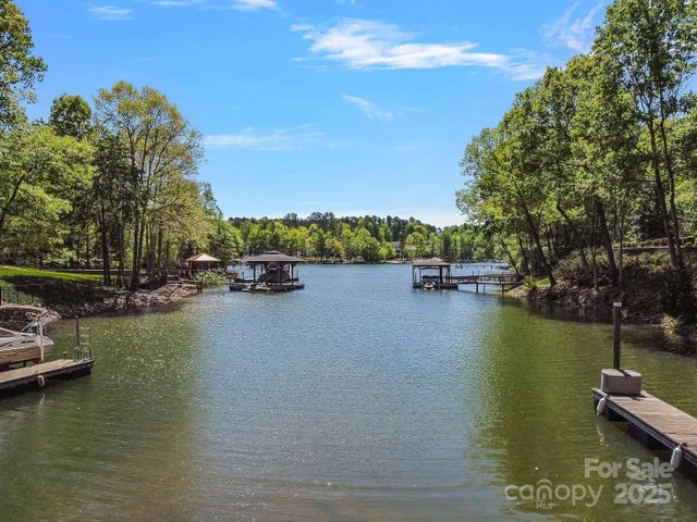 199 Kenway Loop, Mooresville