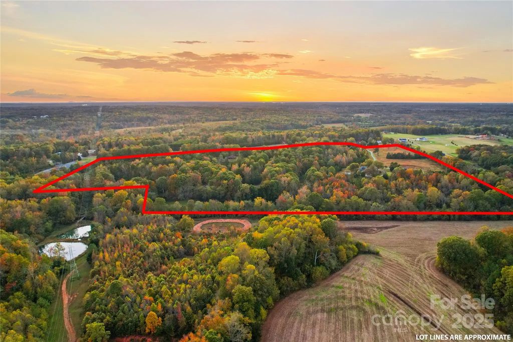 213 Rustic Road, Mooresville
