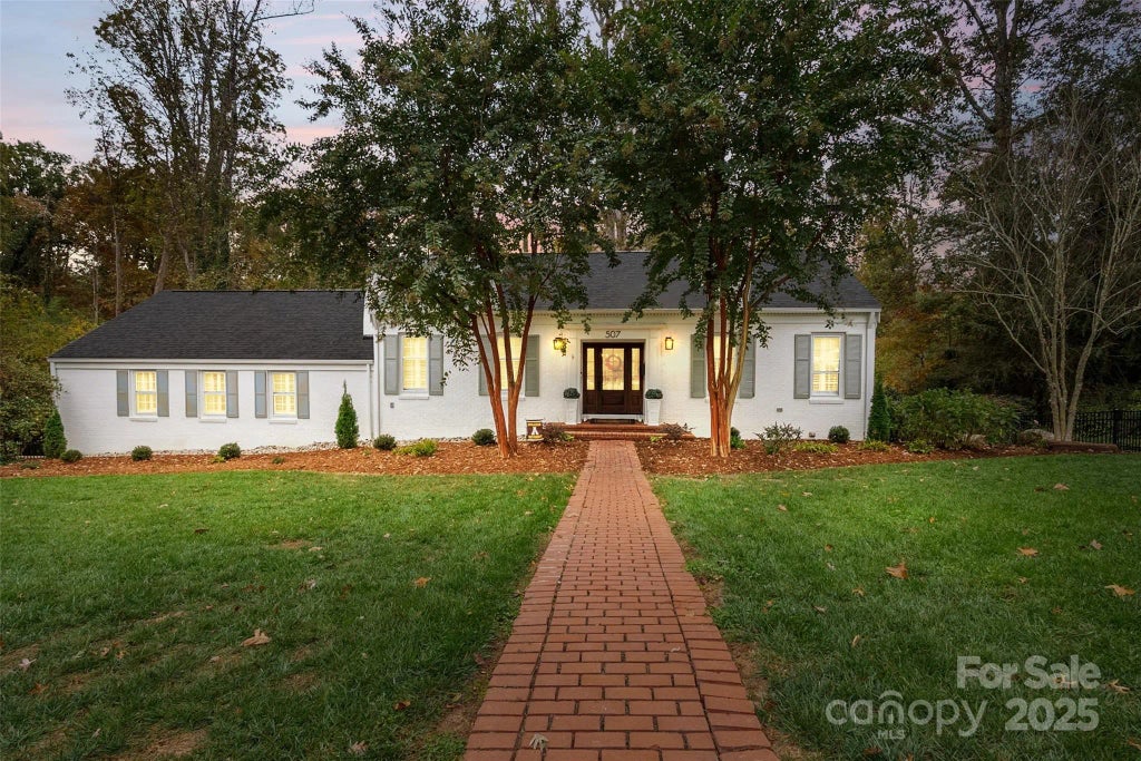 507 Riverside Drive, Morganton