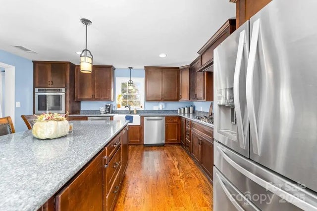 1418 E Memorial Highway, Harmony