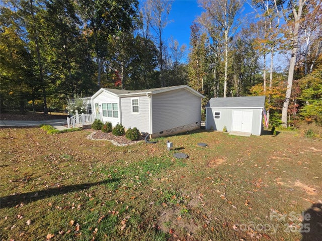 126 Tradewinds Court, Mooresville
