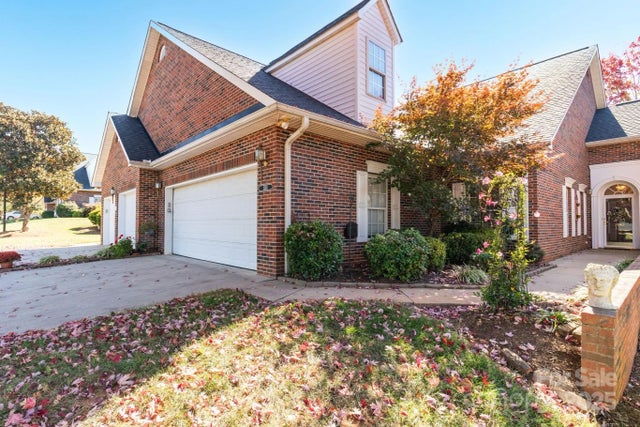 1540 Royalty Circle, Statesville