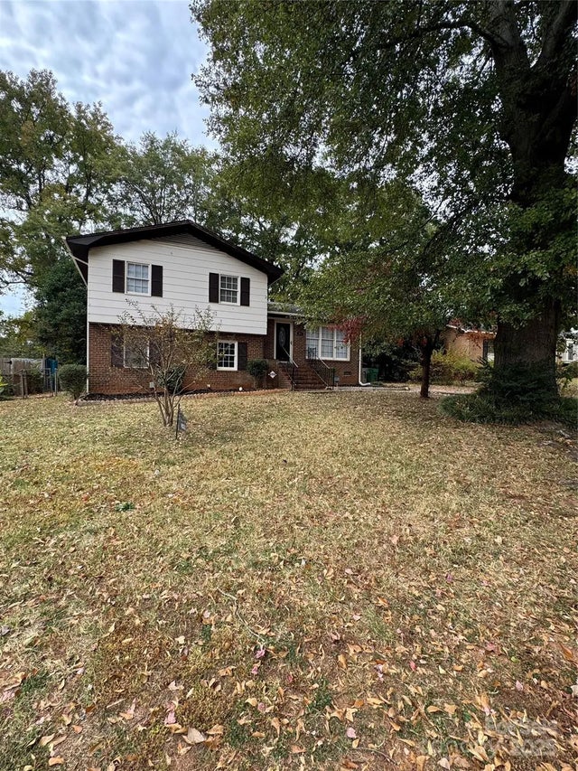 831 White Plains Road, Charlotte