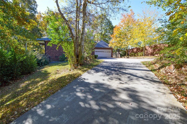 785 Rothmoor Drive Ne, Concord